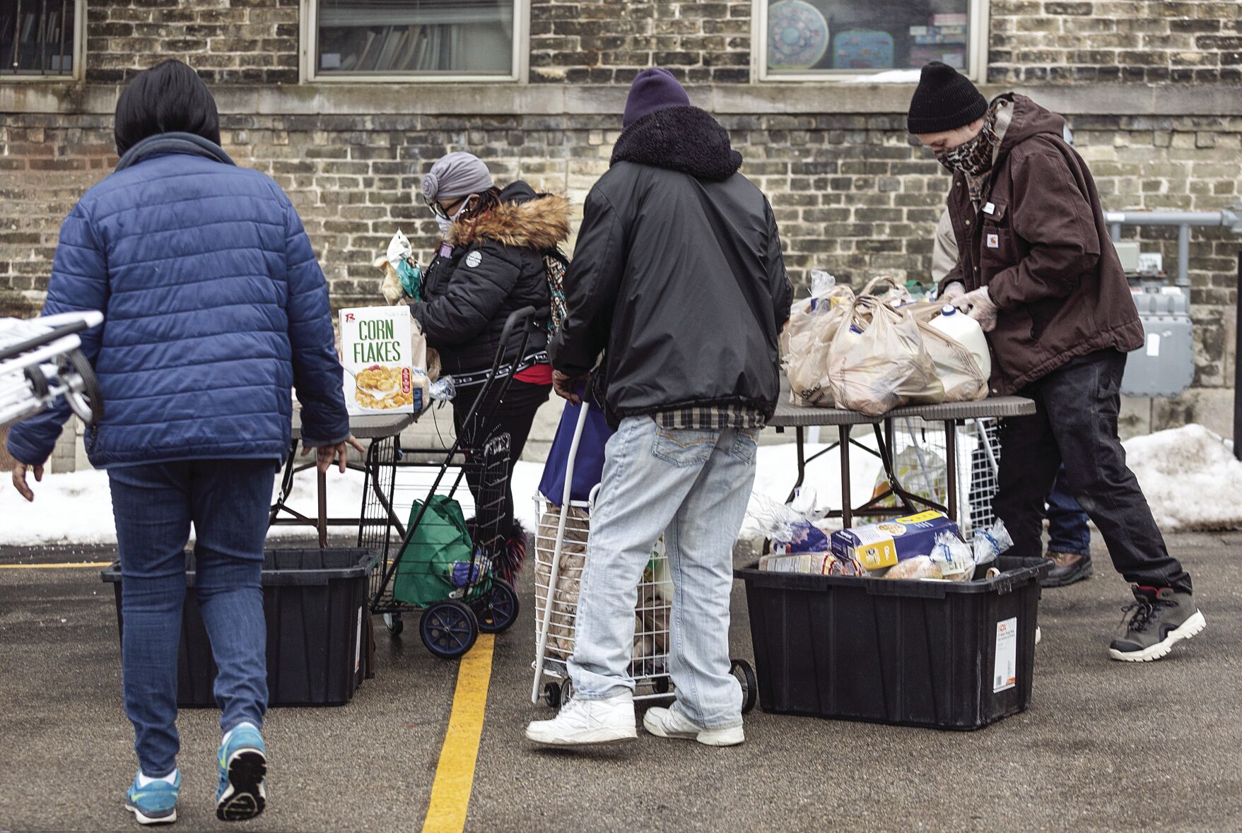 2021.02.23_Dierbeck_FE_Hunger_Riverwest Food Pantry-Final_7.jpg